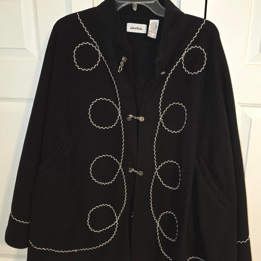 LeModa Black polyester jacket with white embroidered circles and swirling lines